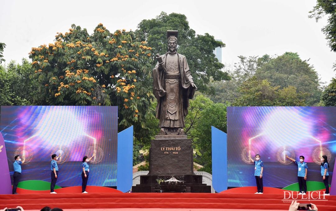 Lãnh đạo Bộ VHTTDL và Thành phố Hà Nội thực hiện nghi lễ đếm ngược hướng tới SEA Games 31